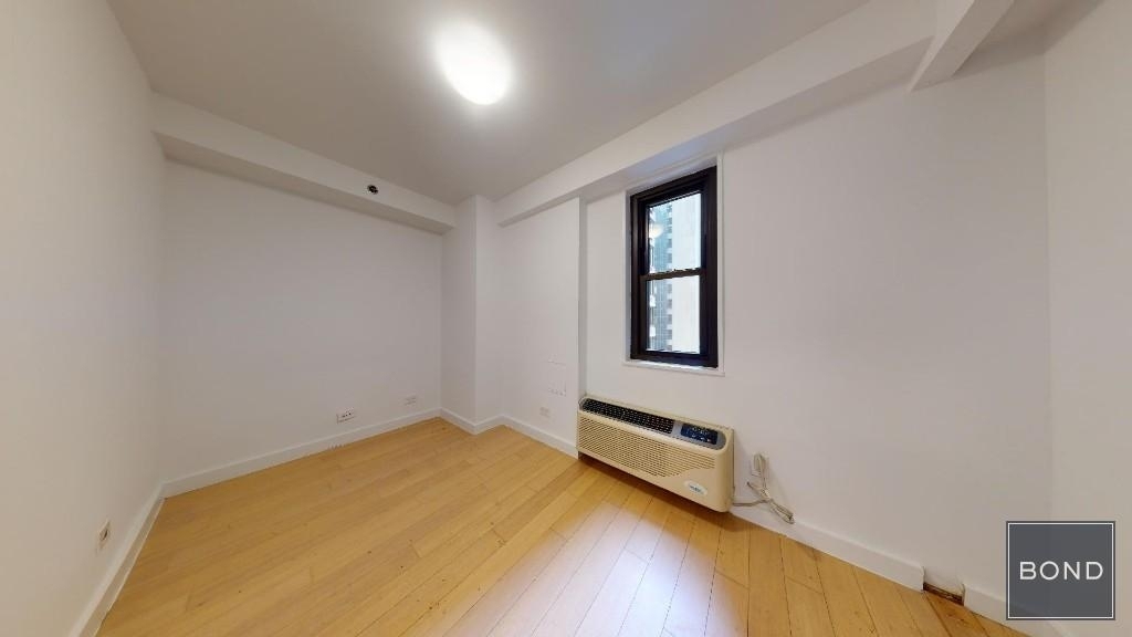 East 39th Street - Photo 4