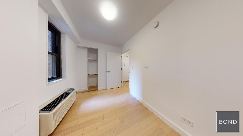 East 39th Street - Photo 5