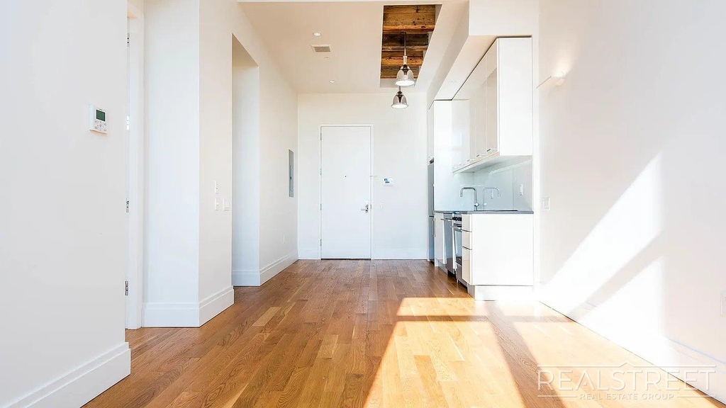 17 Monitor Street - Photo 9