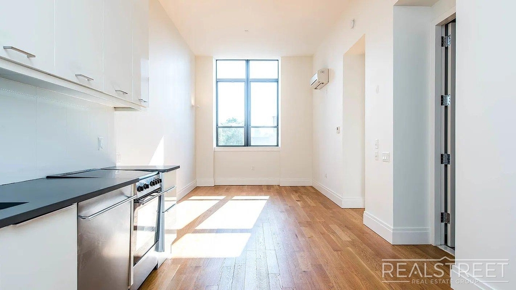 17 Monitor Street - Photo 5