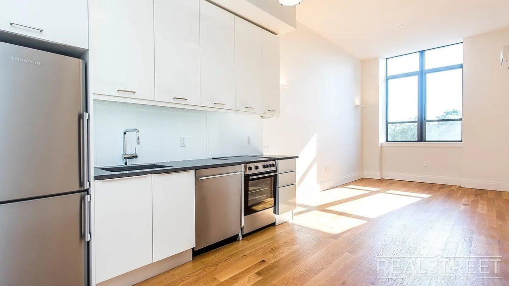 17 Monitor Street - Photo 3