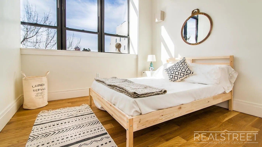 17 Monitor Street - Photo 8