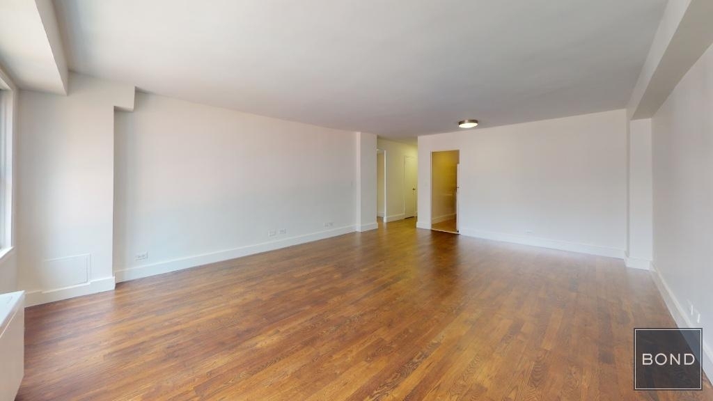 East 63rd Street - Photo 3
