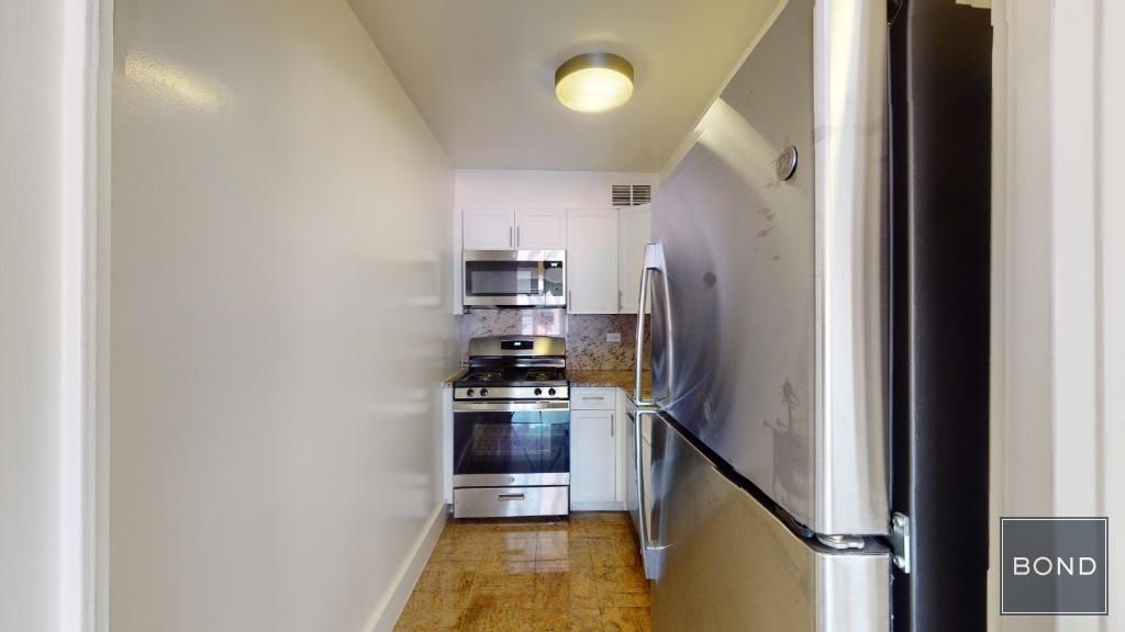 East 63rd Street - Photo 7