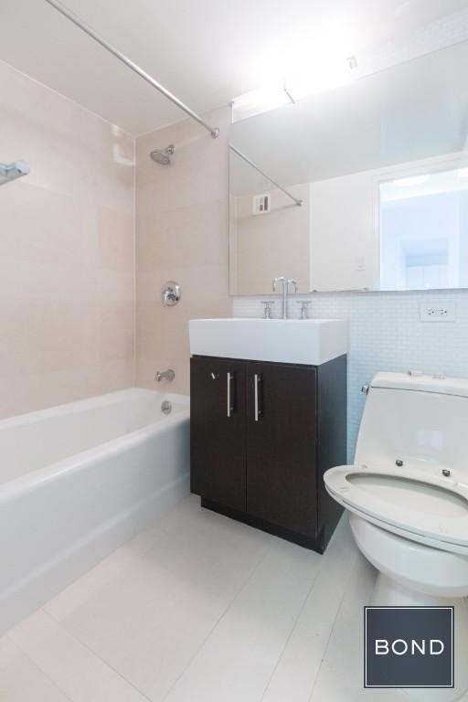 East 63rd Street - Photo 15