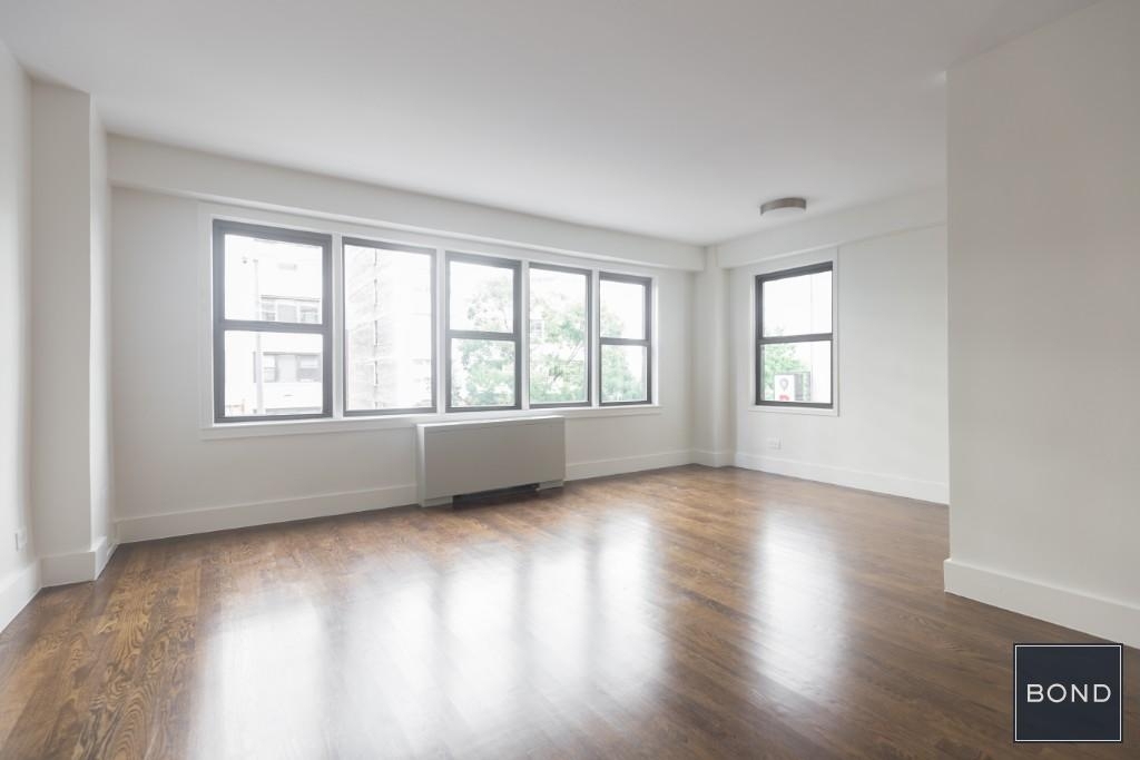 East 63rd Street - Photo 0