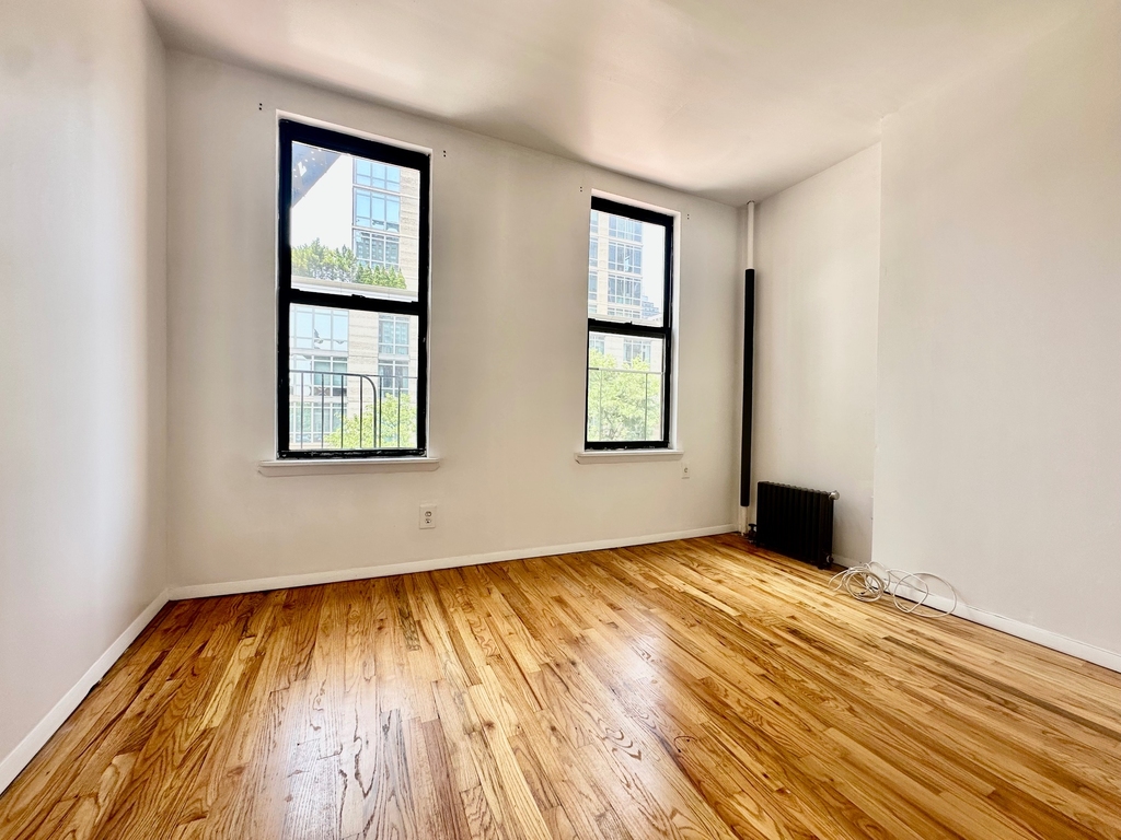 401 East 91st Street - Photo 13