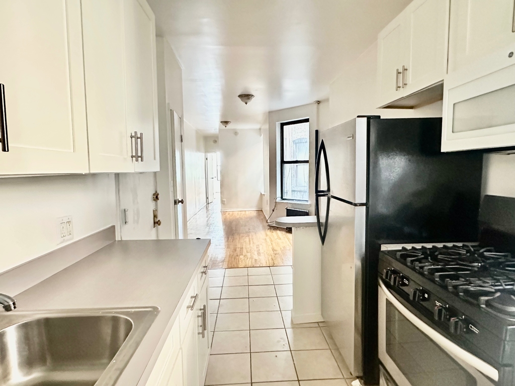 401 East 91st Street - Photo 5