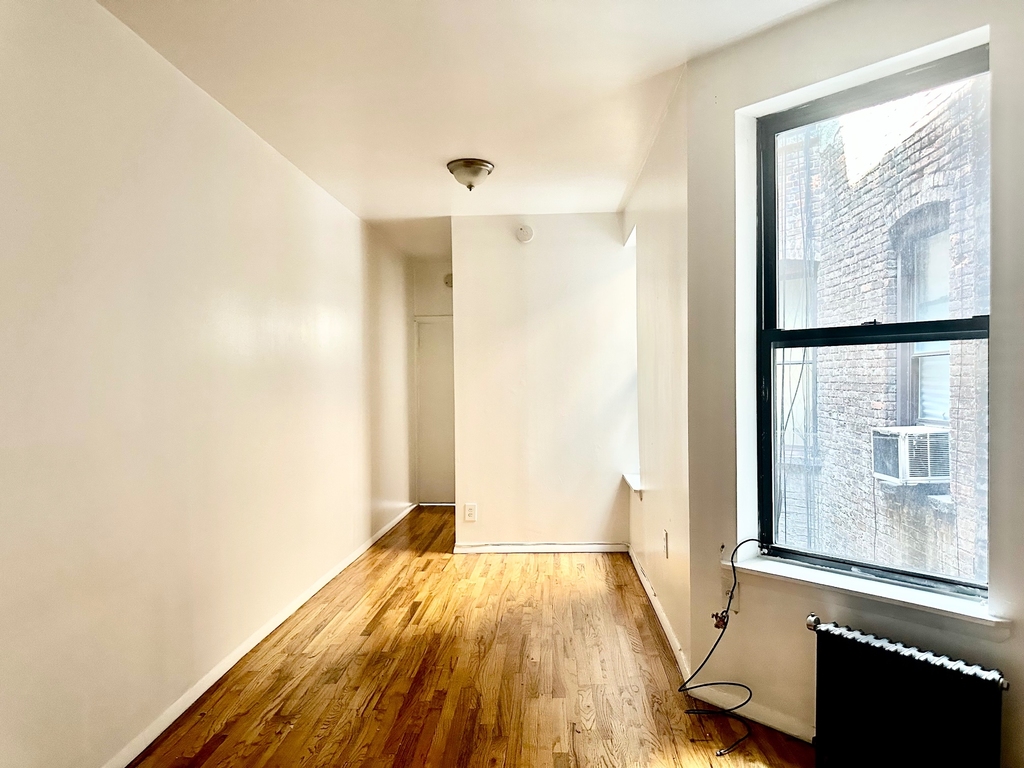 401 East 91st Street - Photo 3