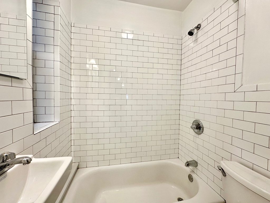 401 East 91st Street - Photo 8