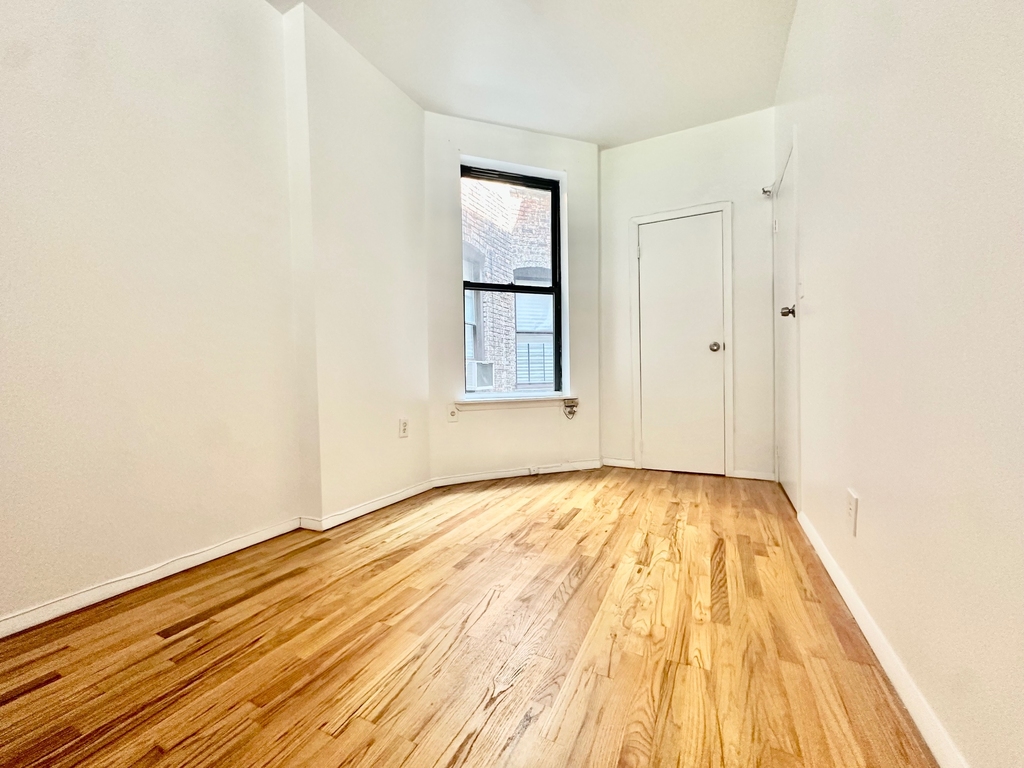 401 East 91st Street - Photo 10
