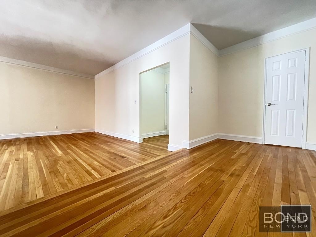East 67th Street - Photo 5