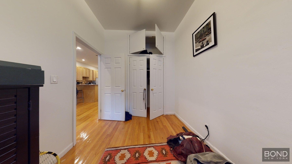 Second Avenue - Photo 11