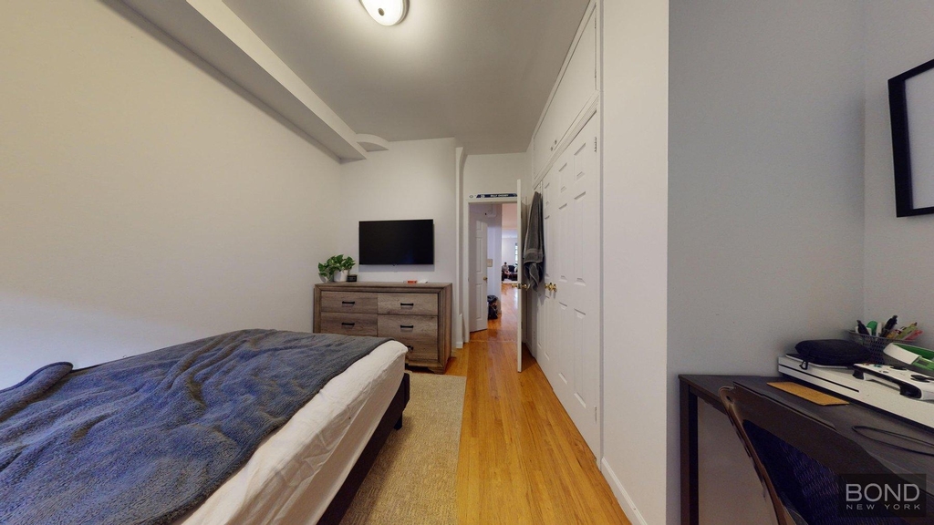 Second Avenue - Photo 10