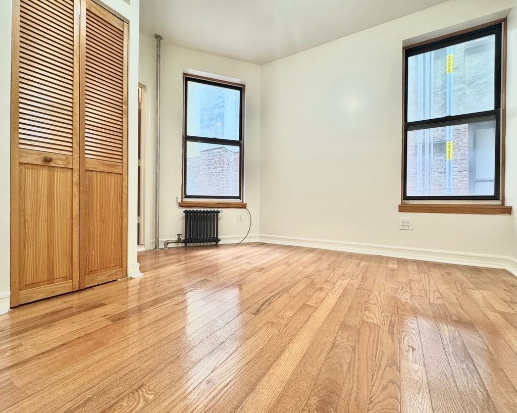 3135 Broadway - Photo 0