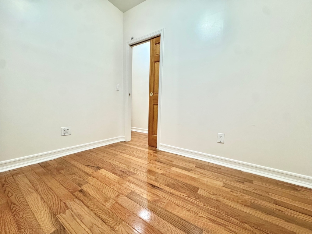3135 Broadway - Photo 2