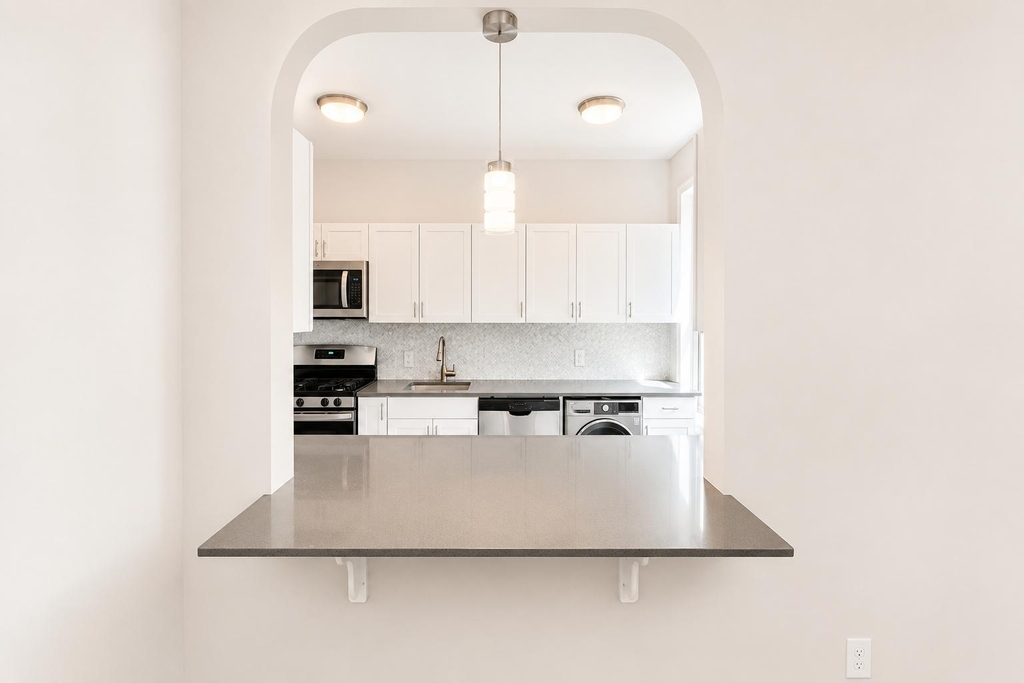 213 Bennett Avenue - Photo 5