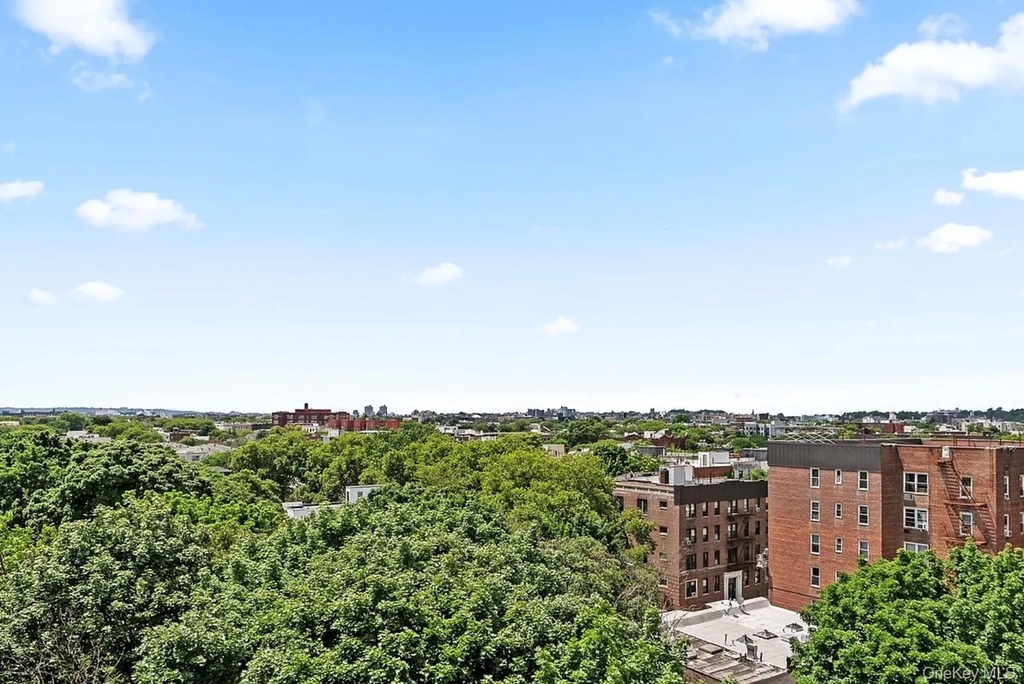 Ocean Parkway - Photo 4