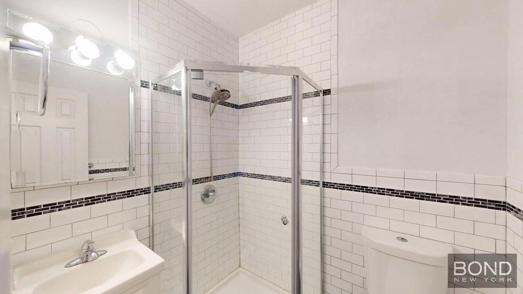 125 East 7th Street - Photo 3