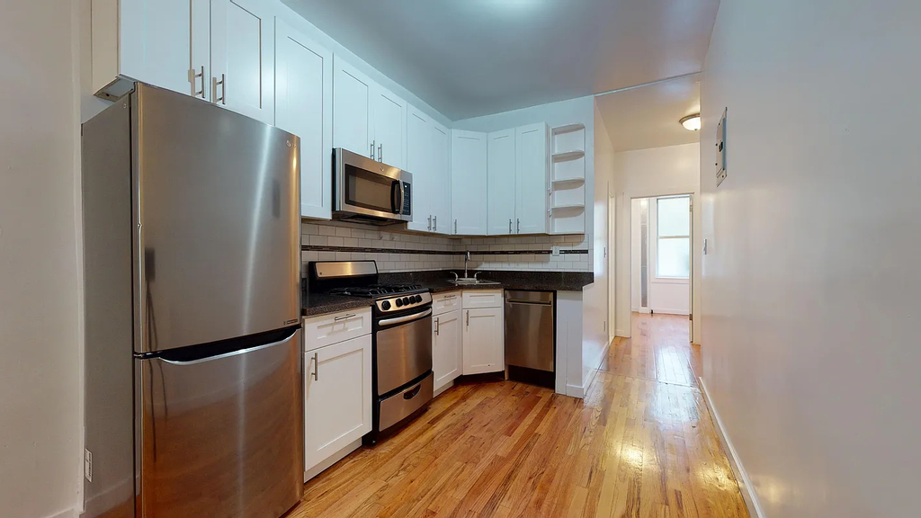 125 East 7th Street - Photo 7