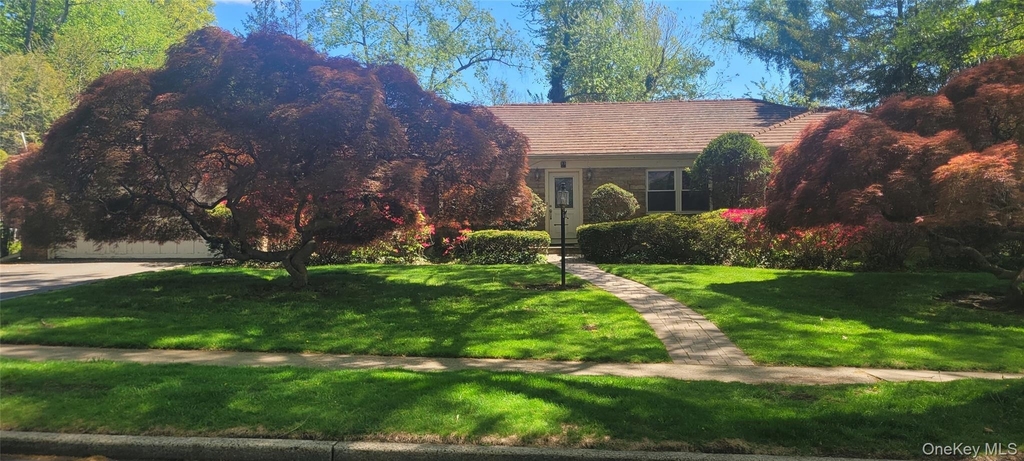 15 Somerset Drive S - Photo 1