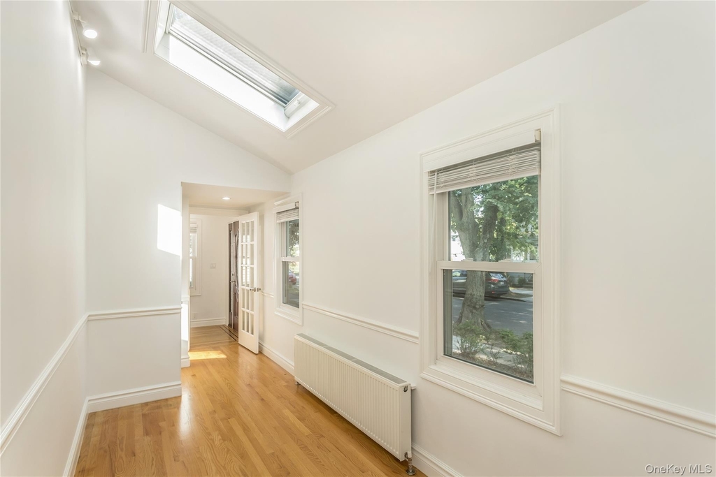 104 Sheridan Avenue - Photo 8