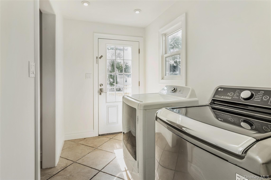 104 Sheridan Avenue - Photo 14