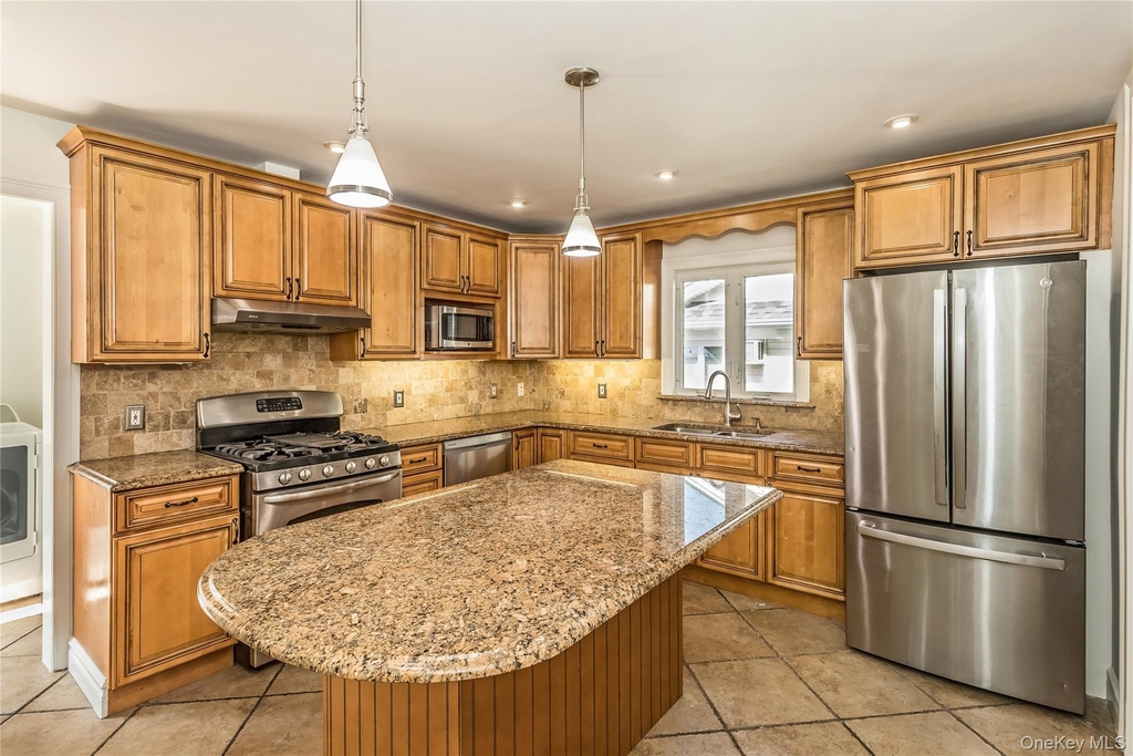 104 Sheridan Avenue - Photo 12