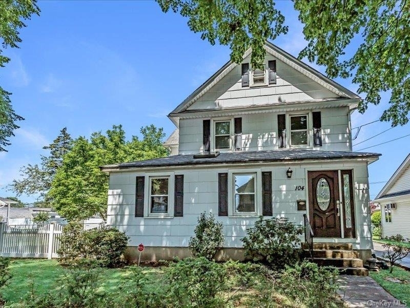 104 Sheridan Avenue - Photo 0