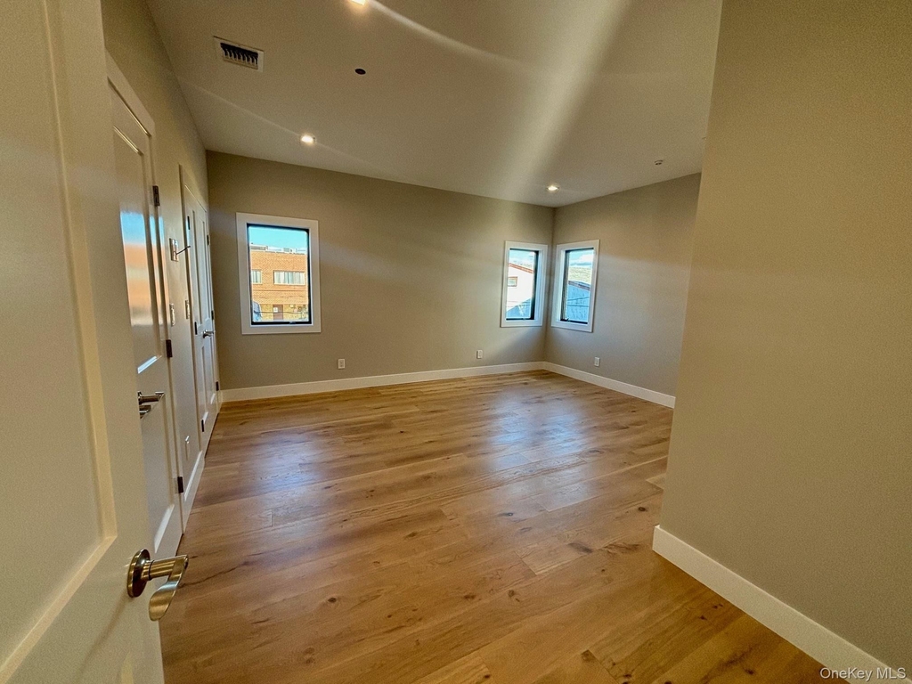 163 Harrison Avenue - Photo 13