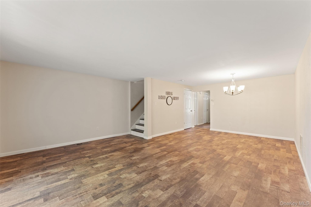 1 Clara Court - Photo 5