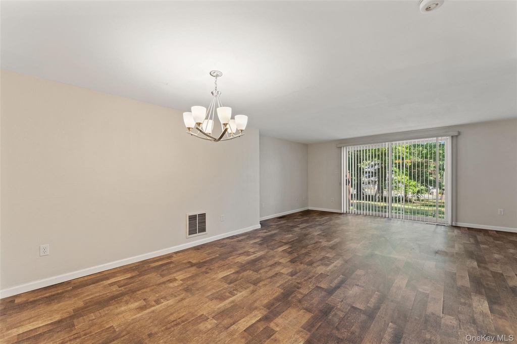 1 Clara Court - Photo 4