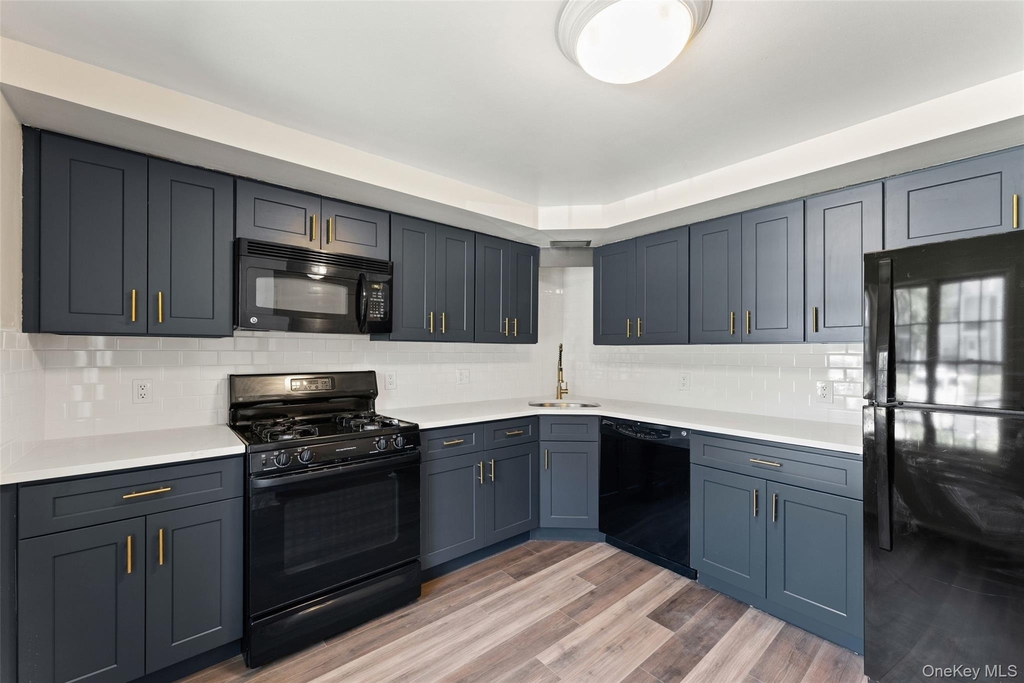 1 Clara Court - Photo 2