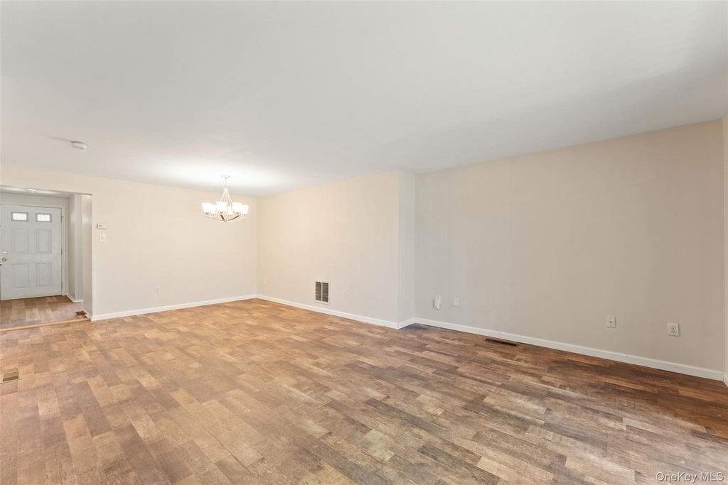 1 Clara Court - Photo 6