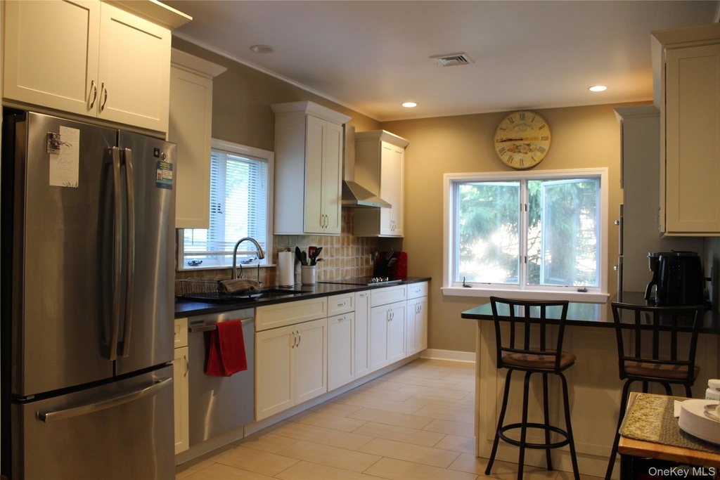 649 Heritage Hills - Photo 2