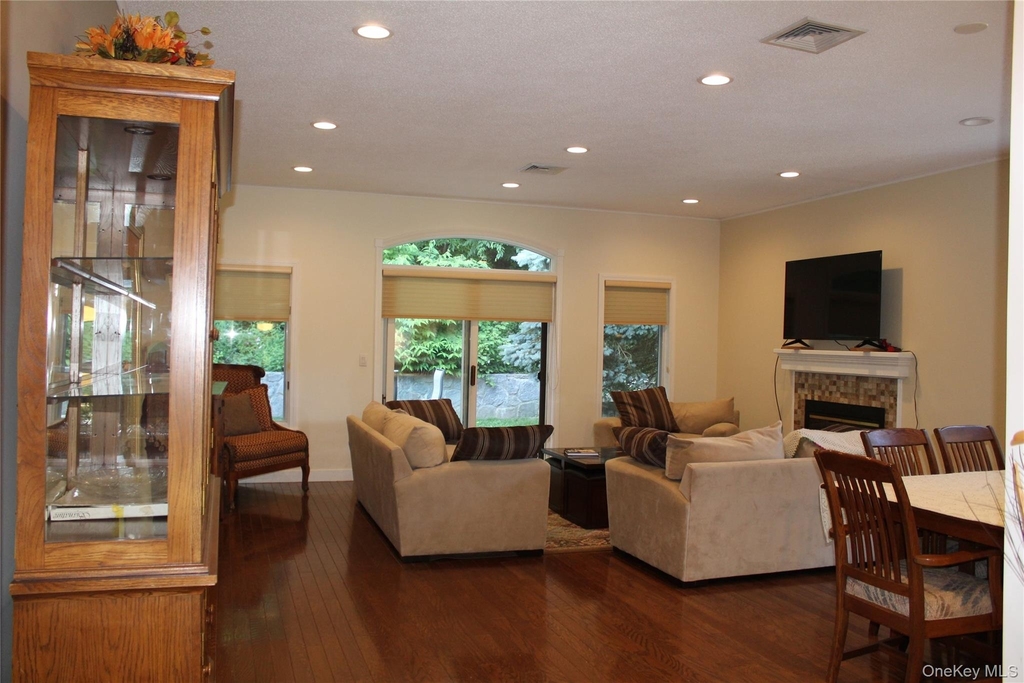649 Heritage Hills - Photo 4