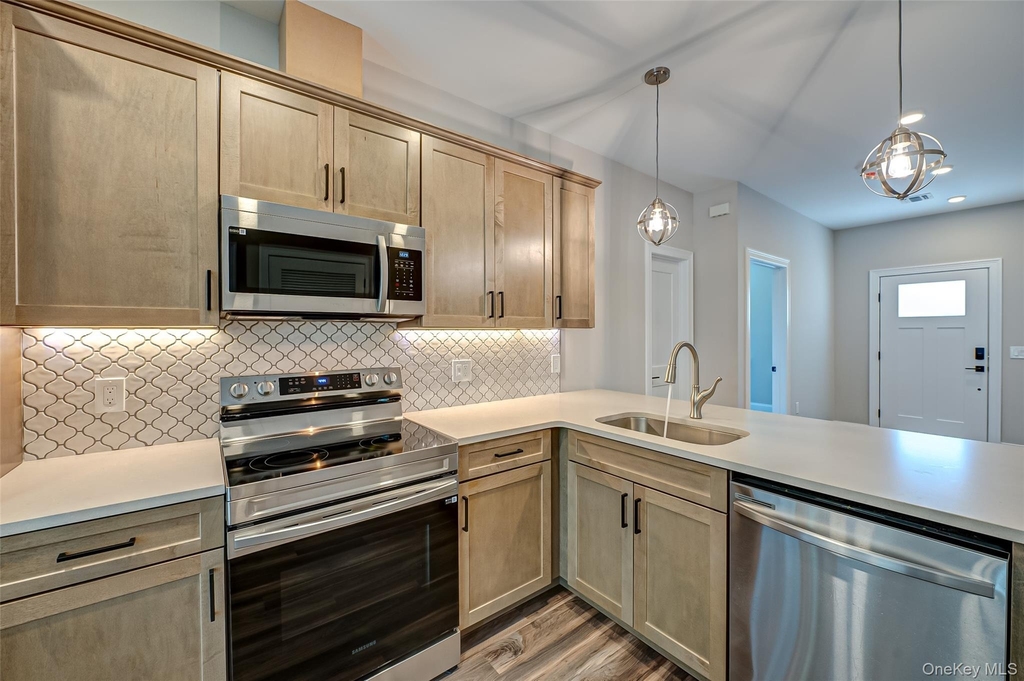 1 Conklin Street - Photo 5