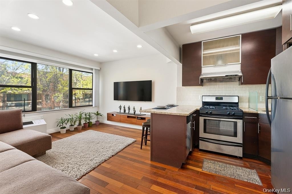 7119 162nd Street - Photo 1