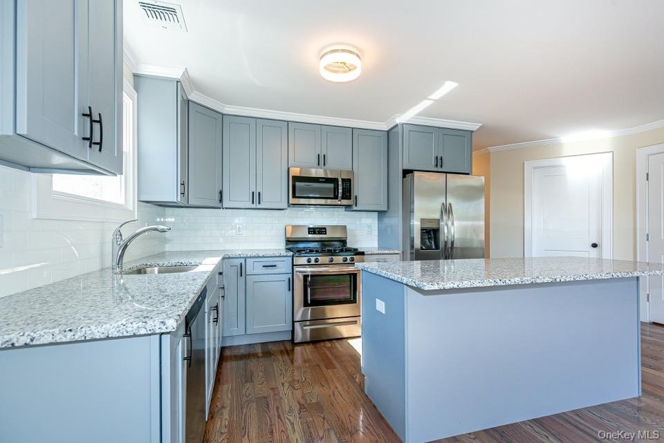 201 Nassau Boulevard - Photo 3