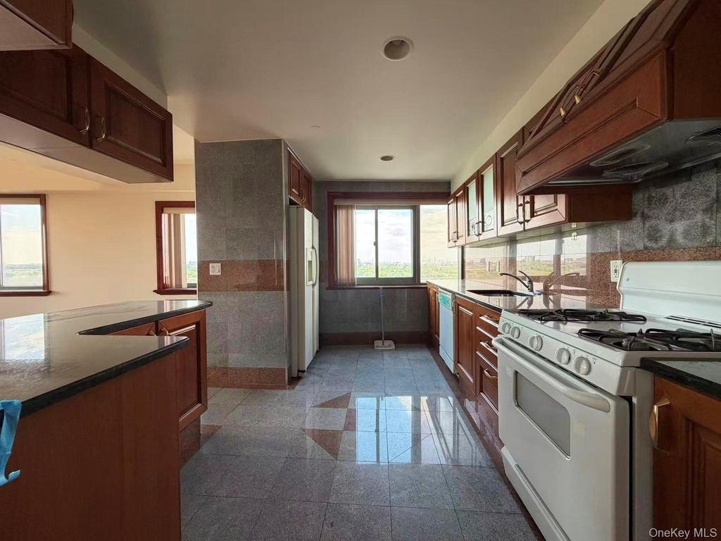 4318 Main Street - Photo 3