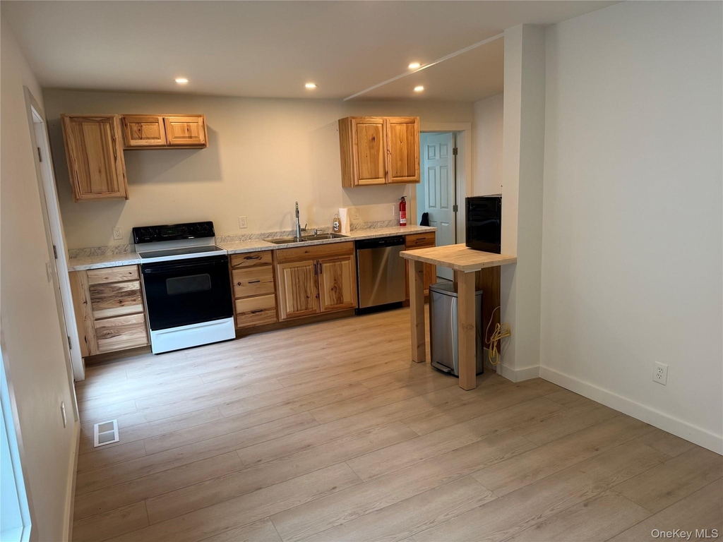 29 Thompson Street - Photo 4