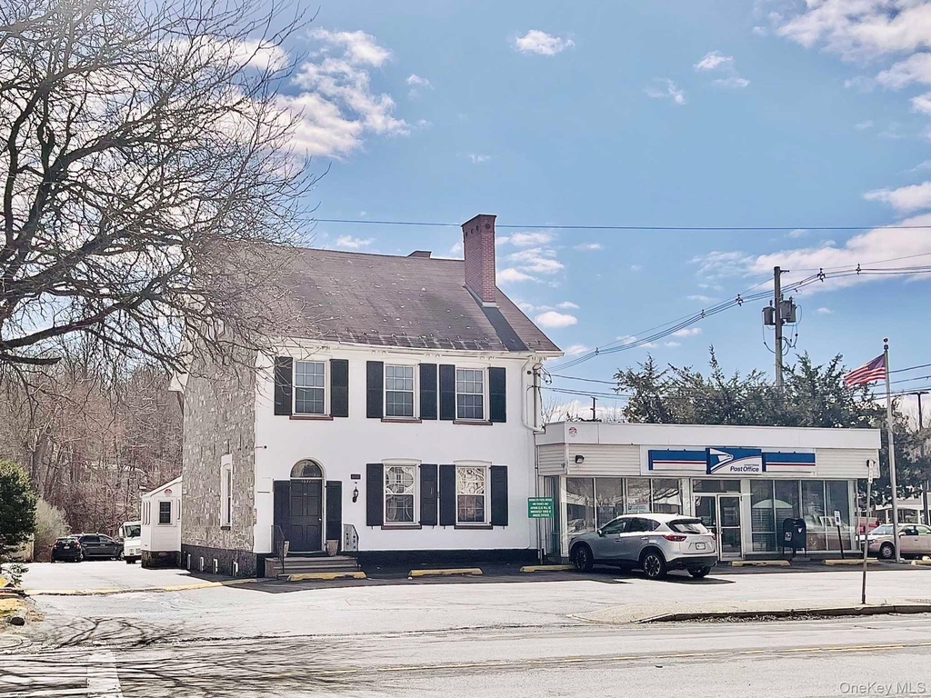 1612 Main Street - Photo 1