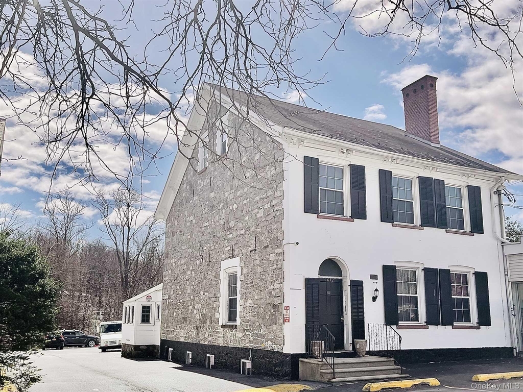1612 Main Street - Photo 0
