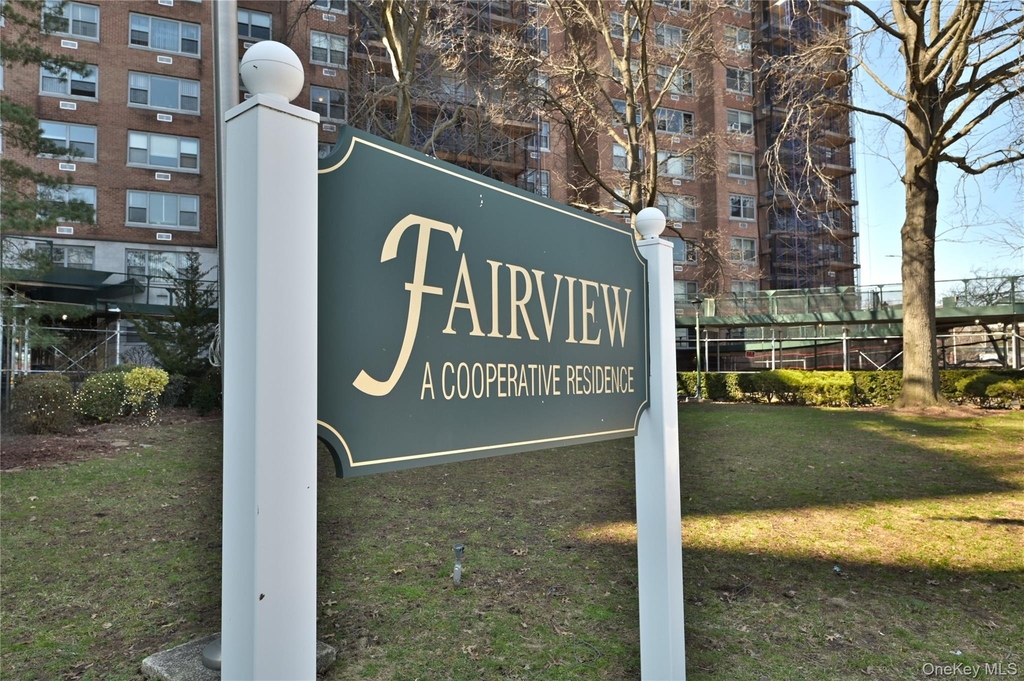 61-20 Grand Central Parkway - Photo 13