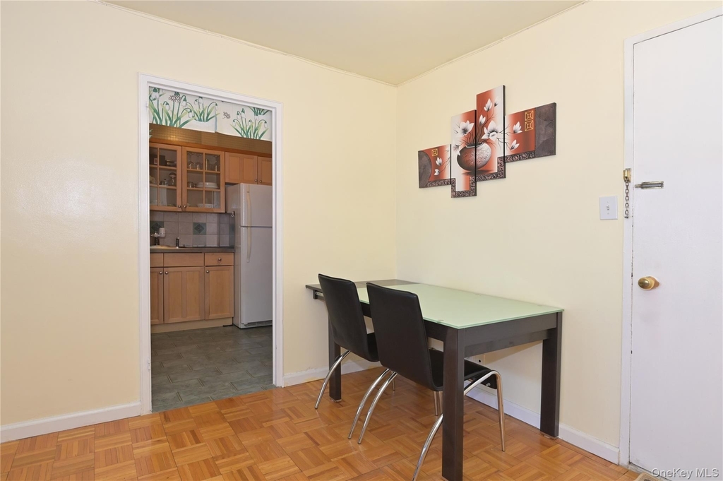 61-20 Grand Central Parkway - Photo 4