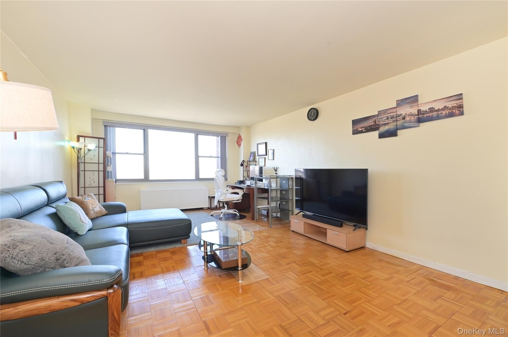 61-20 Grand Central Parkway - Photo 1