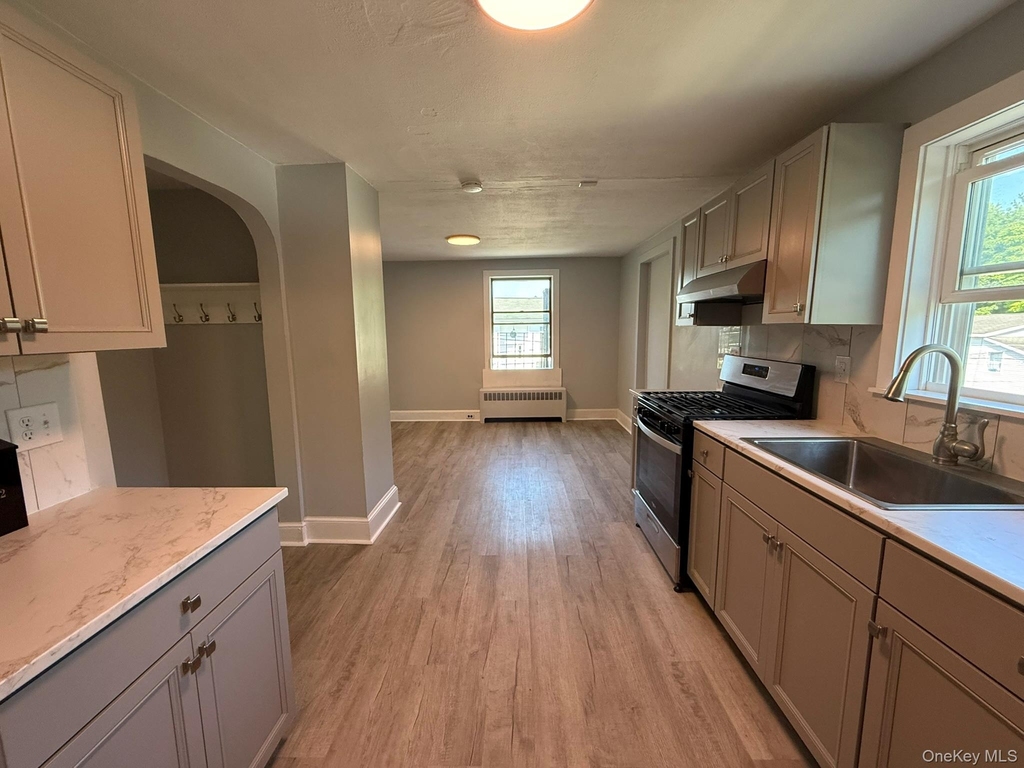 610 Tower Avenue - Photo 3