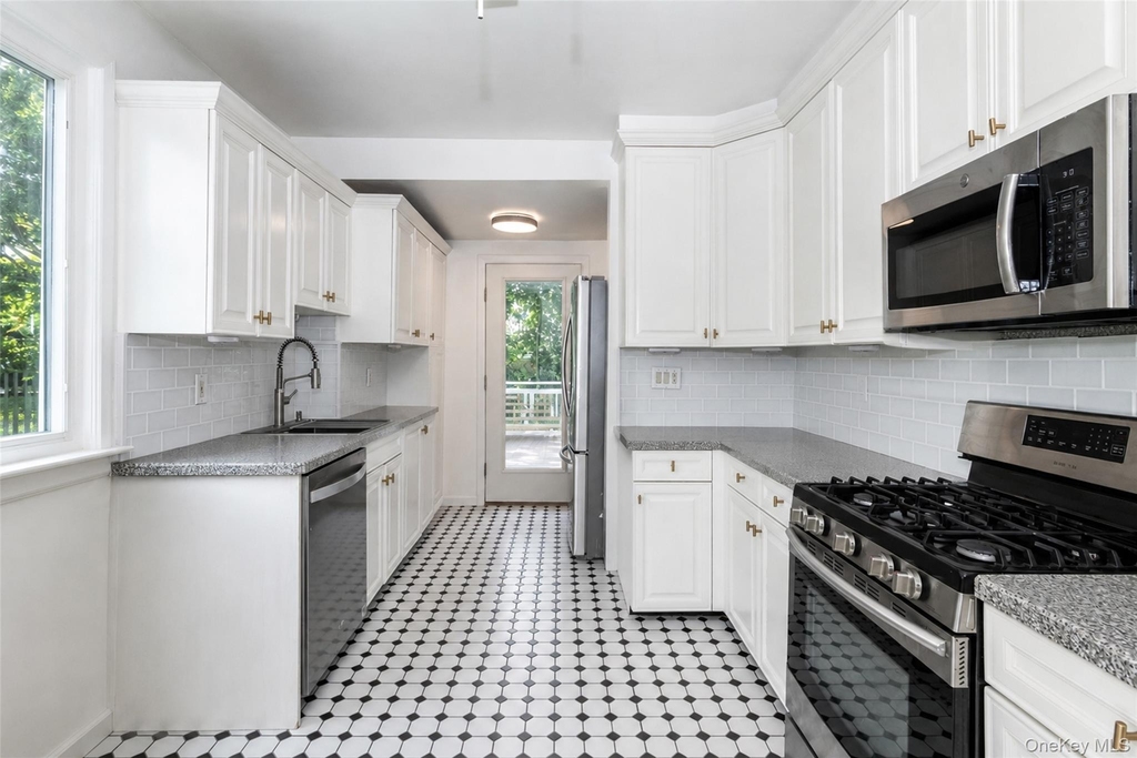 1510 Park Avenue - Photo 11