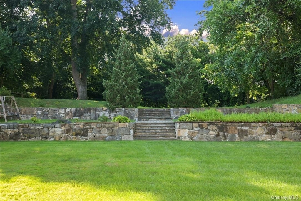261 Fox Meadow Road - Photo 10