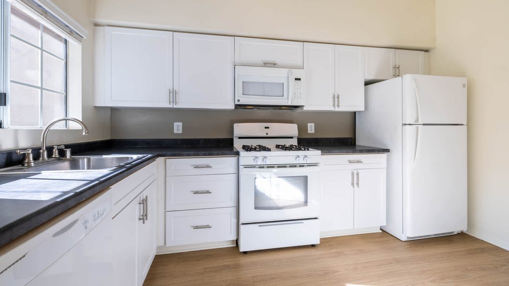 24452 West Valencia Blvd. - Photo 2